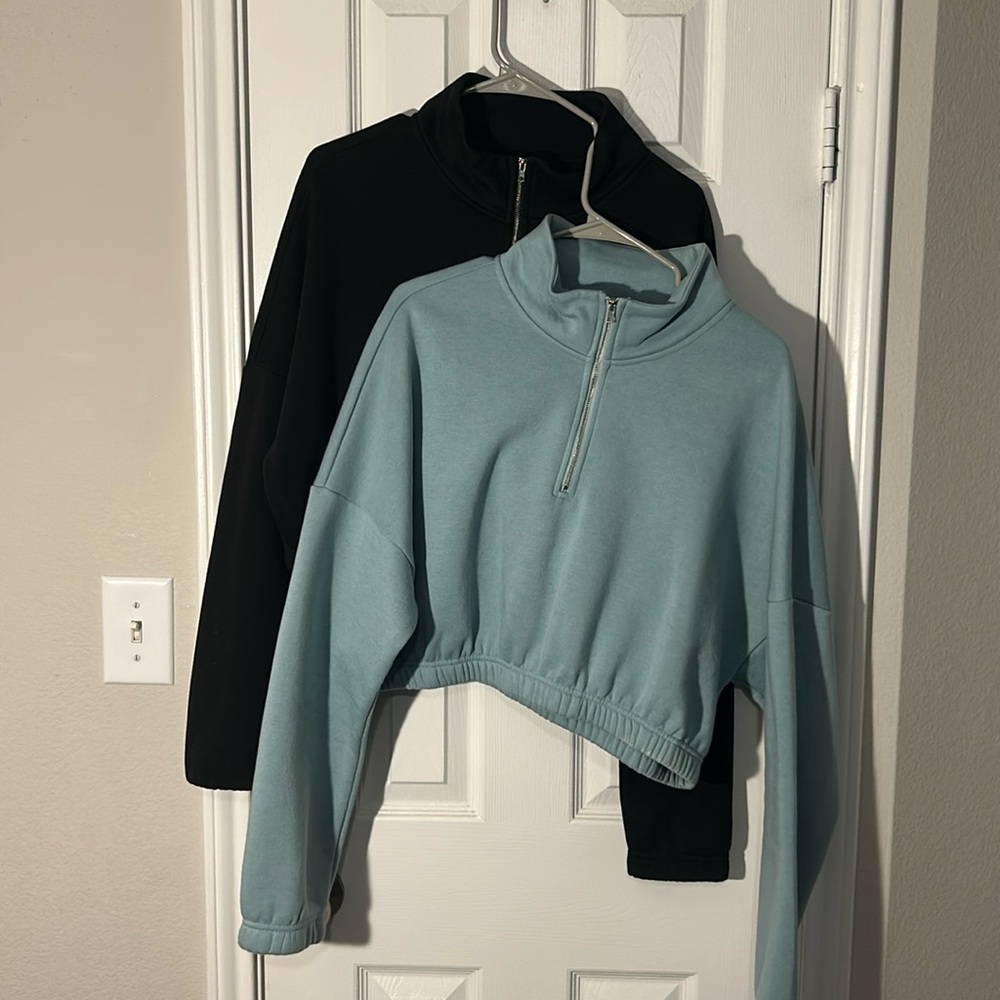 Charlotte Russe Active Crop Sweaters